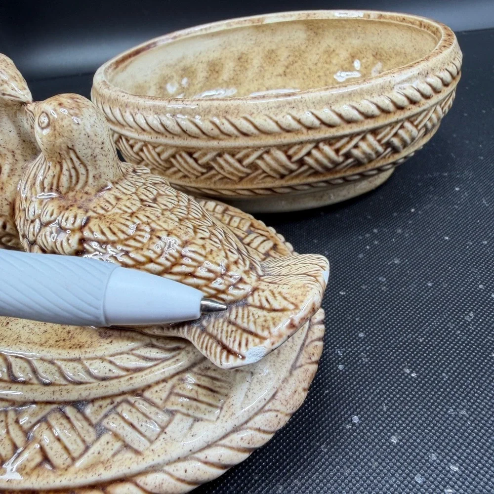Vintage Kissing Birds Ceramic Trinket Dish Lidded Bowl Basketweave Tan Container